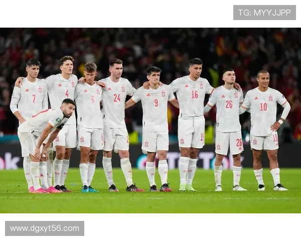 17号足球巨星崛起之路:从青涩少年到世界舞台的传奇征程 17号足球巨星崛起之路:从青涩少年到世界舞台的传奇征程