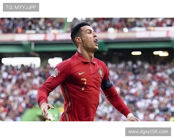 破产足球球星的崛起与陨落:从荣耀到困境的人生轨迹 破产足球球星的崛起与陨落:从荣耀到困境的人生轨迹